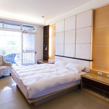 Eureka Bed & Breakfast Tainan Bagian luar foto