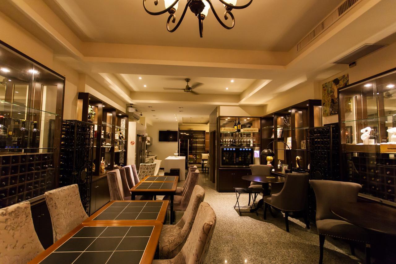 Eureka Bed & Breakfast Tainan Bagian luar foto