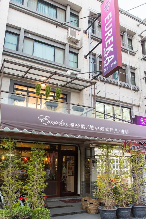 Eureka Bed & Breakfast Tainan Bagian luar foto