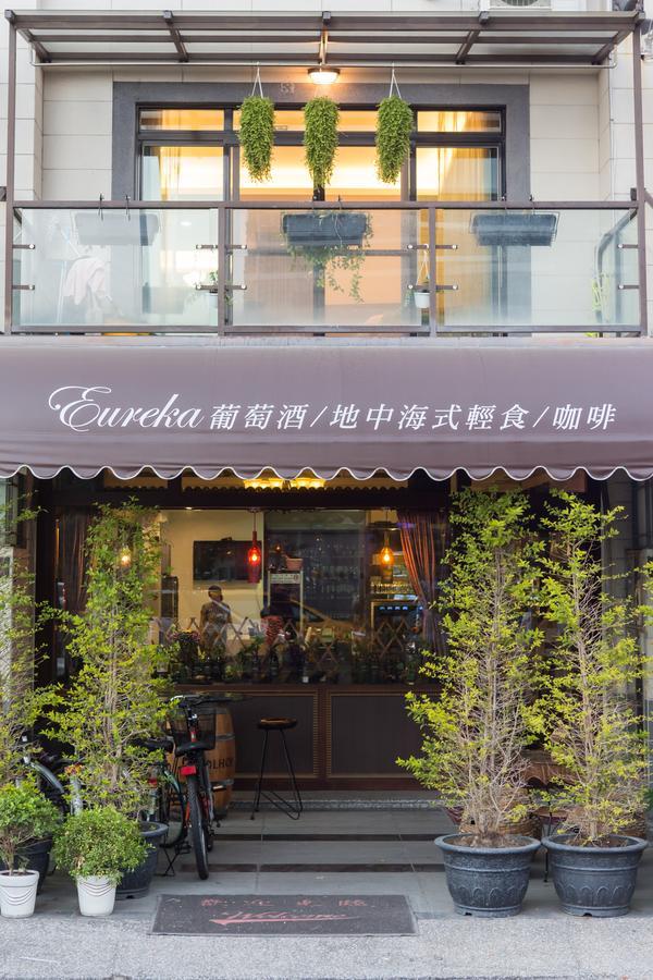 Eureka Bed & Breakfast Tainan Bagian luar foto