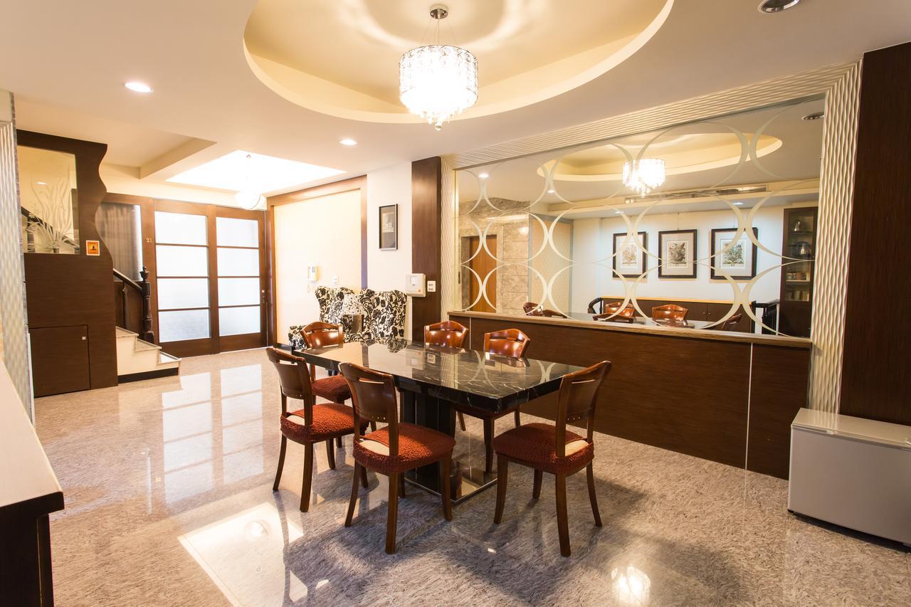 Eureka Bed & Breakfast Tainan Bagian luar foto