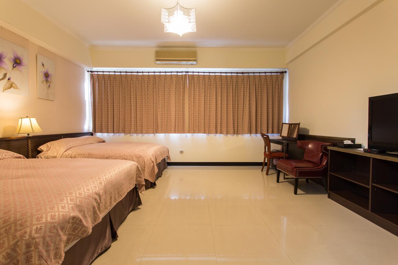Eureka Bed & Breakfast Tainan Bagian luar foto