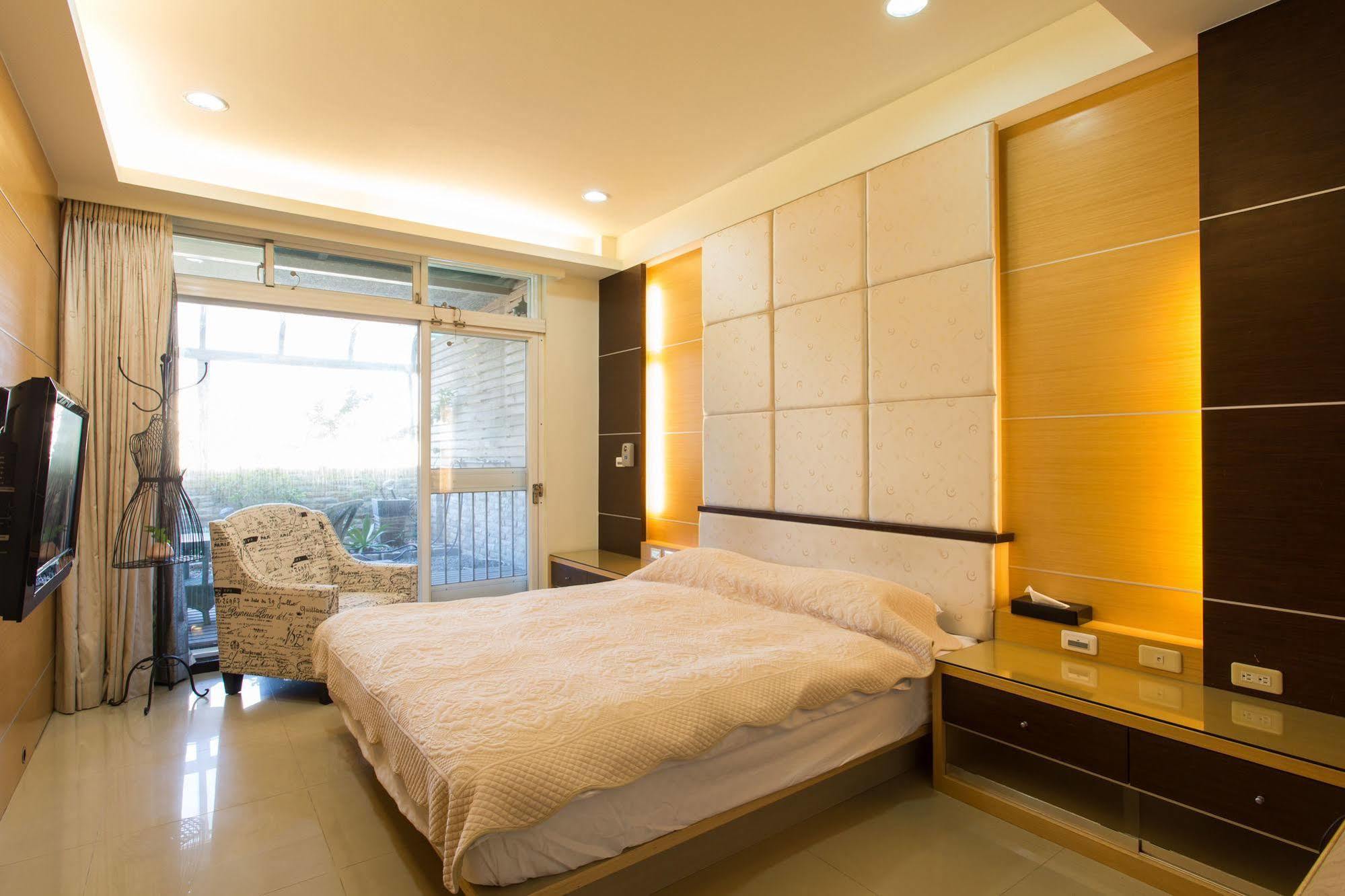 Eureka Bed & Breakfast Tainan Bagian luar foto