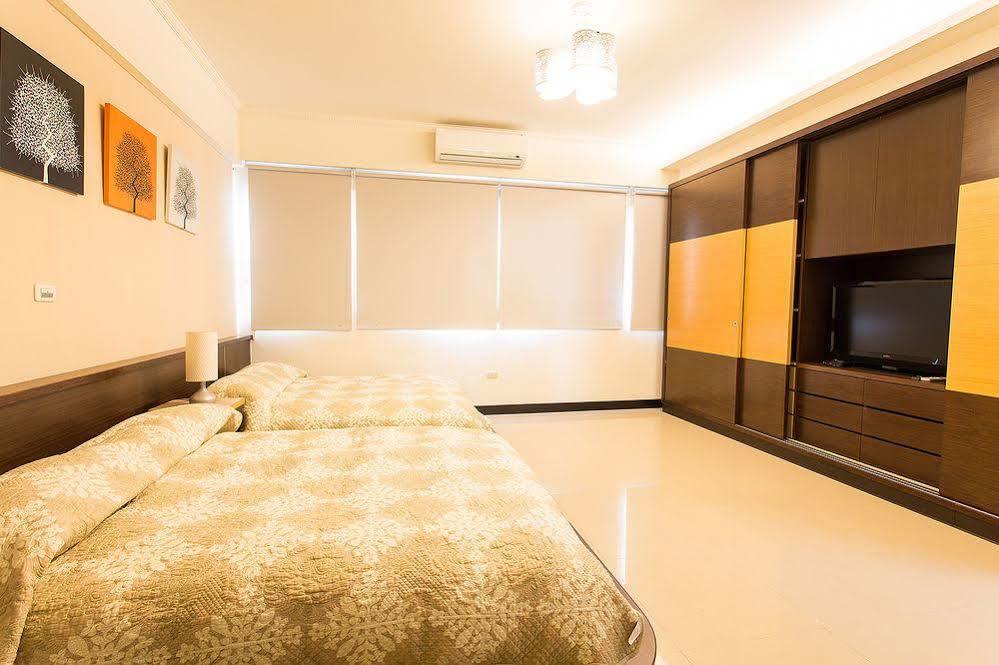 Eureka Bed & Breakfast Tainan Bagian luar foto
