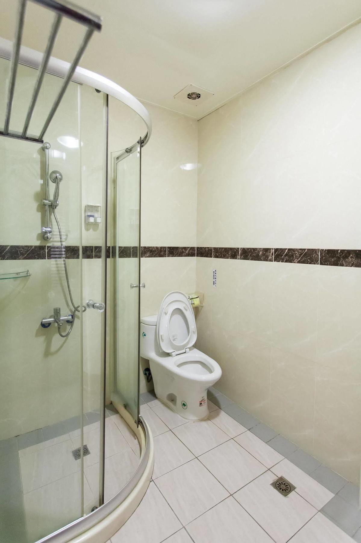 Eureka Bed & Breakfast Tainan Bagian luar foto