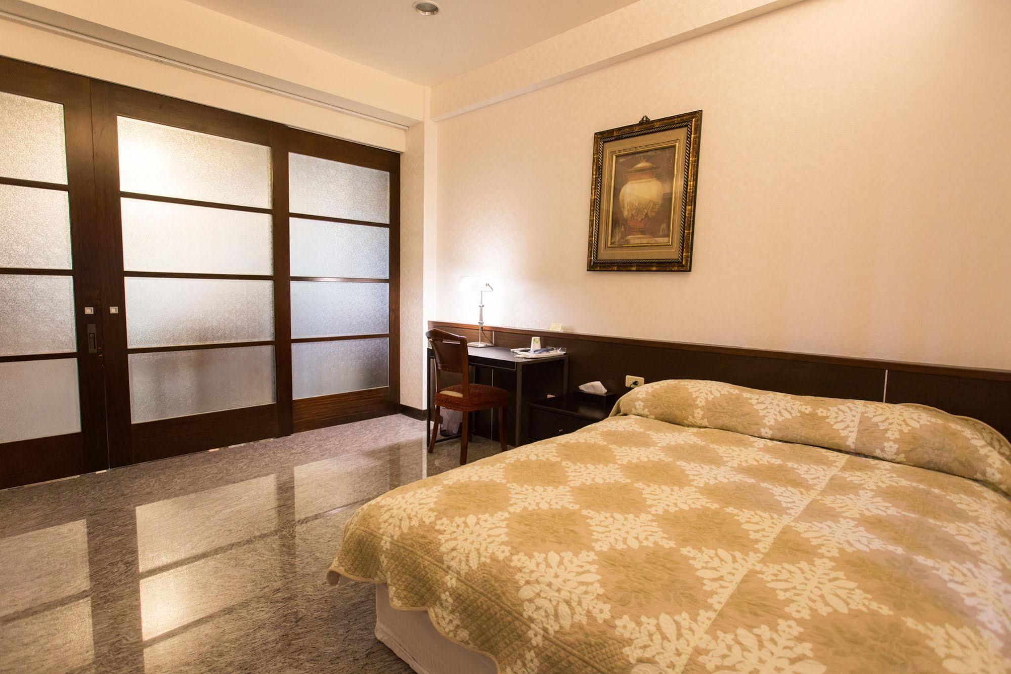 Eureka Bed & Breakfast Tainan Bagian luar foto