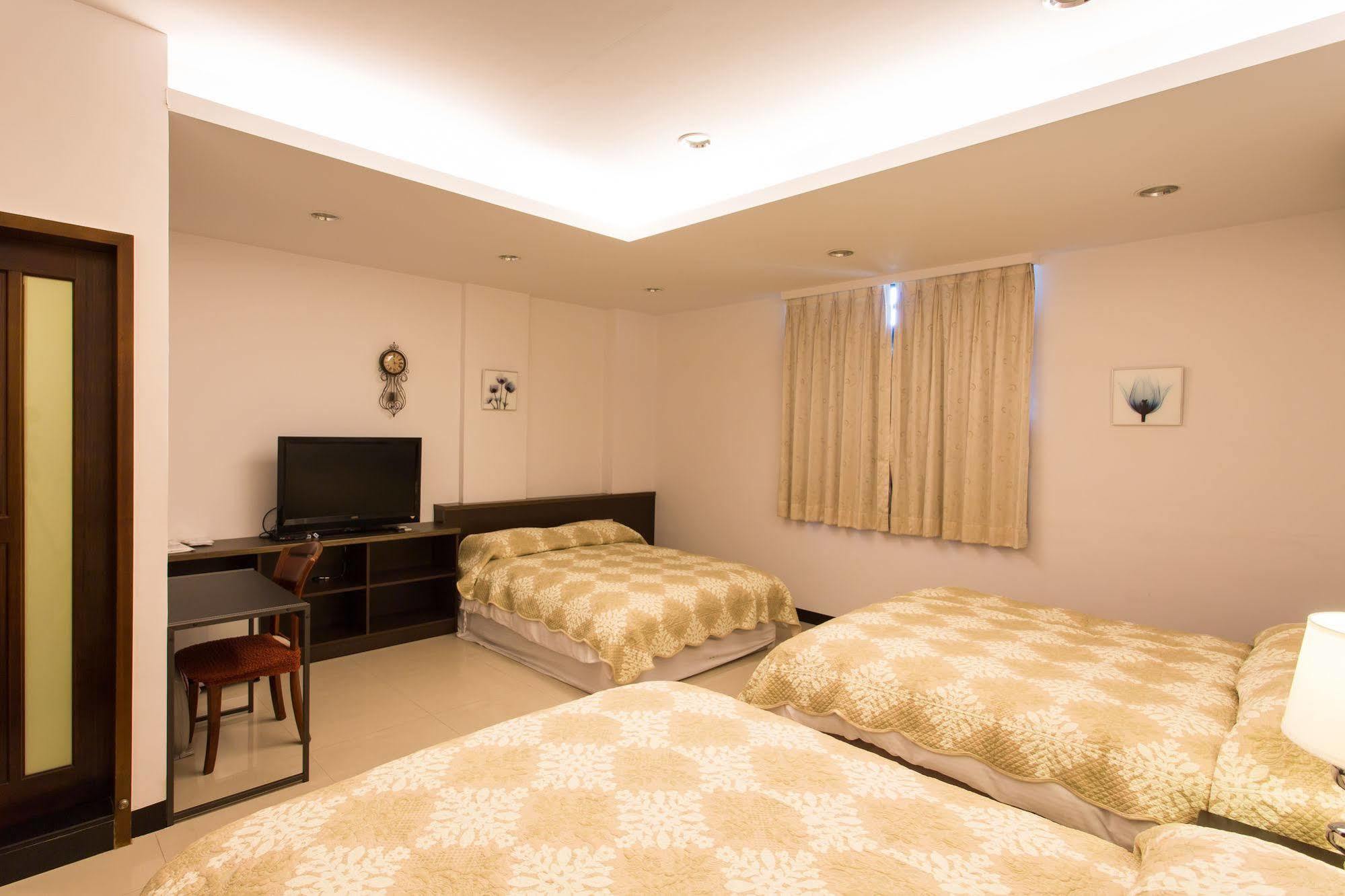 Eureka Bed & Breakfast Tainan Bagian luar foto
