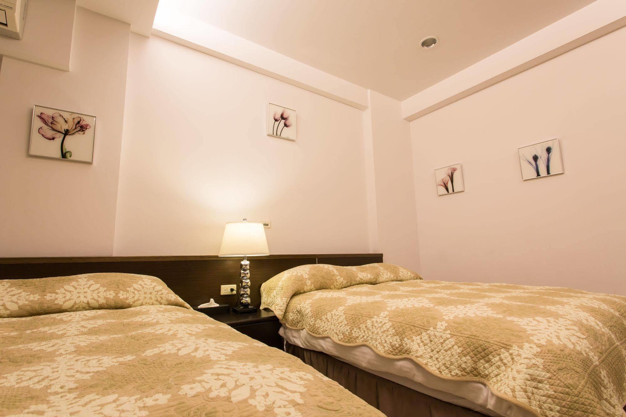 Eureka Bed & Breakfast Tainan Bagian luar foto